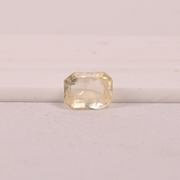 YELLOW SAPPHIRE GEM STONE CEYLON BUGGETT