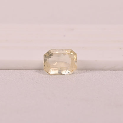 YELLOW SAPPHIRE GEM STONE CEYLON BUGGETT